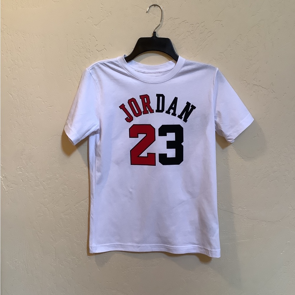 Boys Jordan shirt large